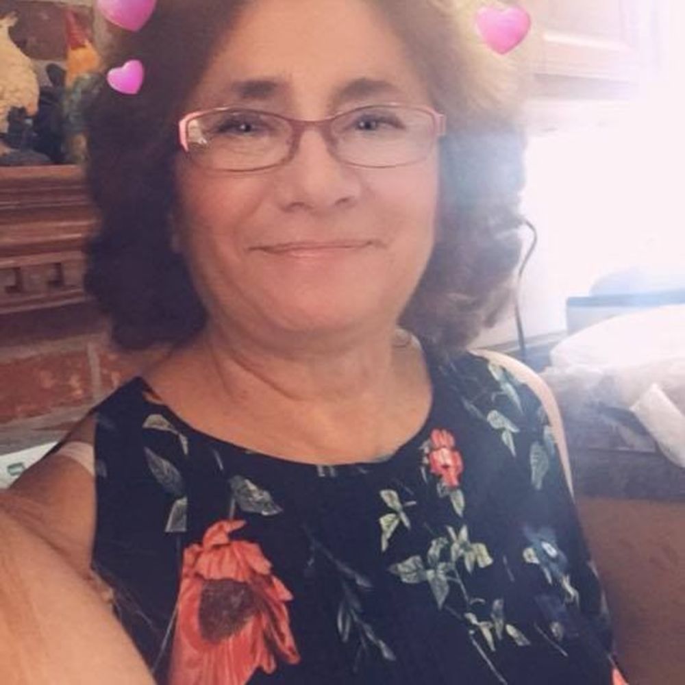 Meet your Posher, Amparo